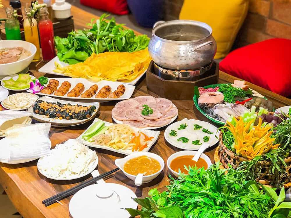 Nhà hàng tại Vinhomes Central Park - Ẩm thực Nam Bộ tại Hoàng Tâm